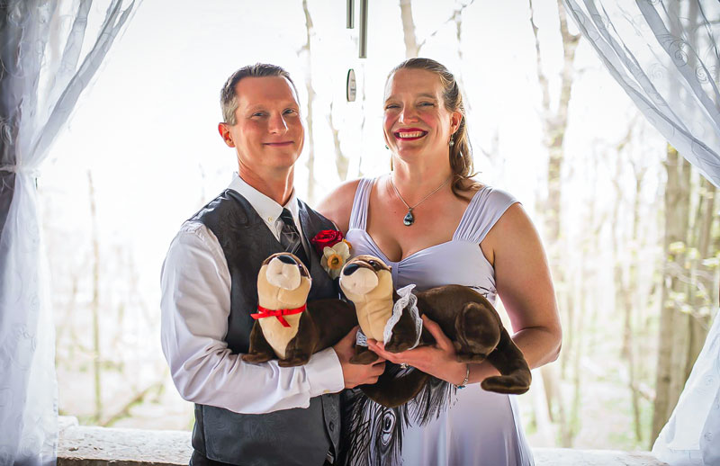 Otter Wedding Couple
